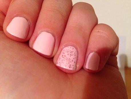 Une beauté rose au bout des ongles, NOTD #4 Vernis by H&M