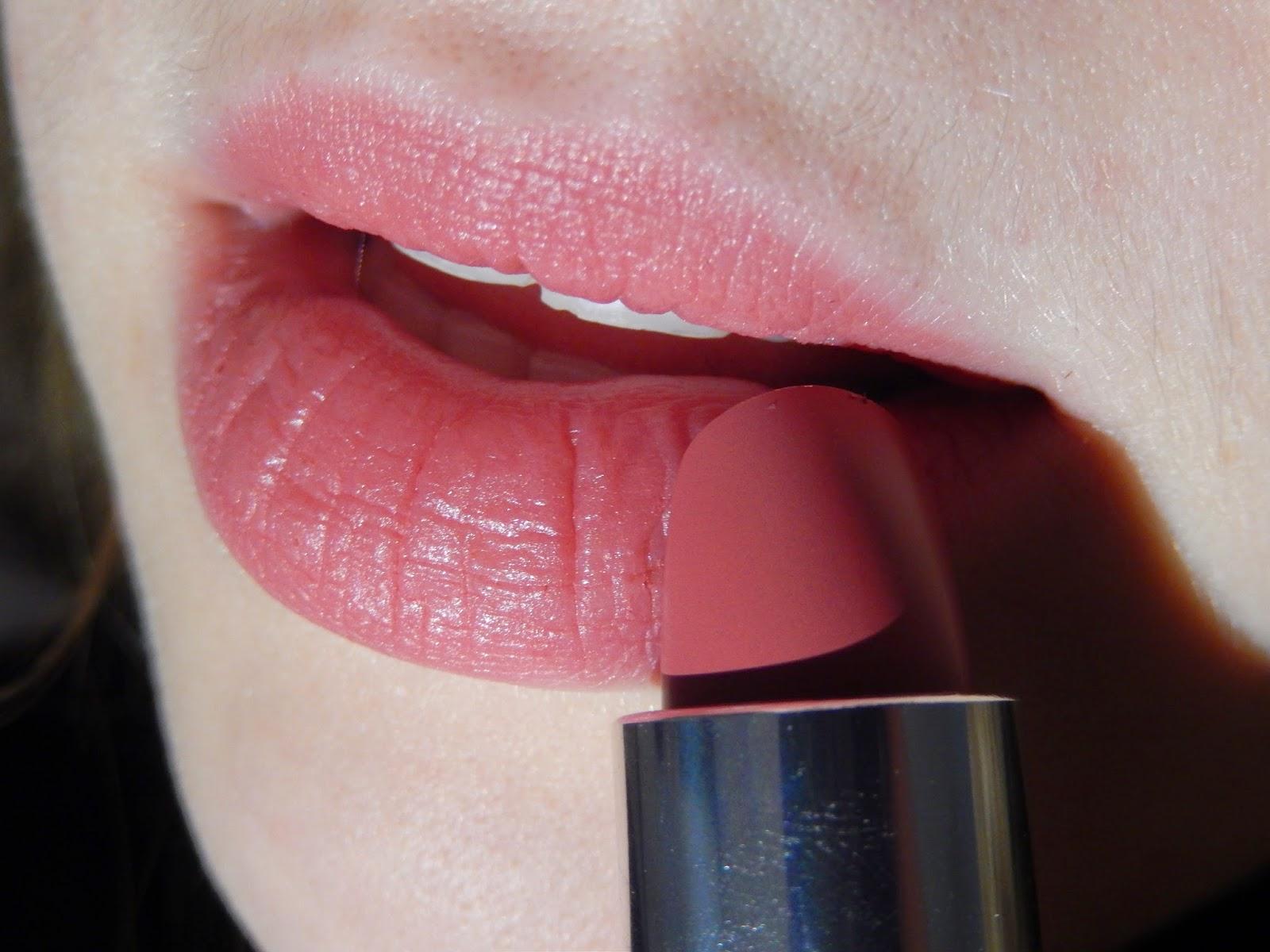 Velvet Mat - Satin Lipstick Kiko