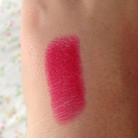 Swatch de rouge à lèvre de chez kiko de la collection velvet mat satin lipstic en teinte 607.