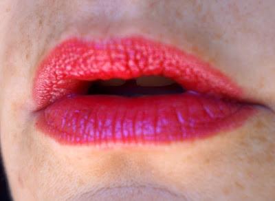 Emilienne - l'amour au rouge à lèvre
