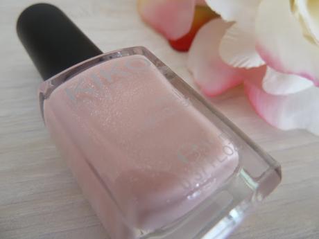 Des ongles doux et discrets avec le vernis Satin Pastel Pink de Kiko