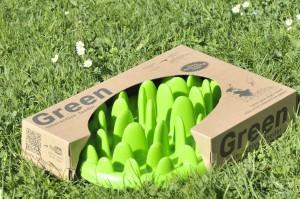 Une gamelle toute verte pour chien glouton de green feeder interactive