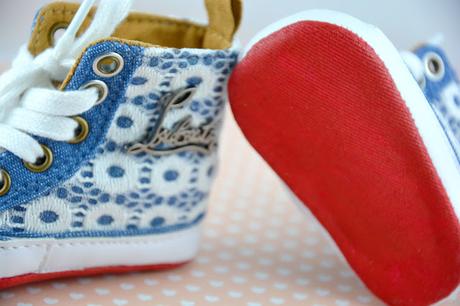 Des baby's shoes made with love