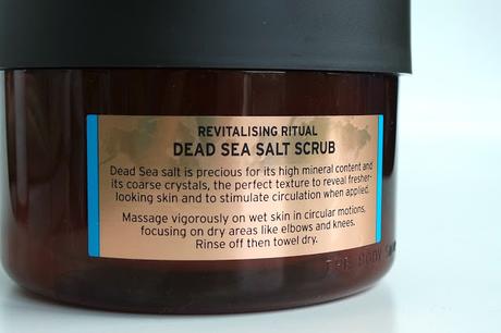 Le Dead Sea Scrub de la collection Spa of the World de The Body Shop