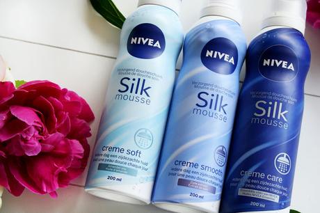 Un moment de douceur sous la douche avec les Silk Mousse de Nivea